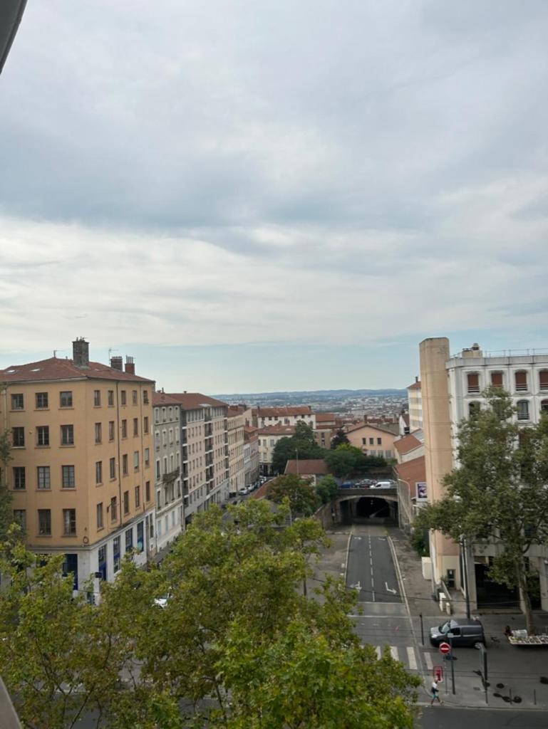 Hotel De La Croix-Rousse Lyon Exterior photo